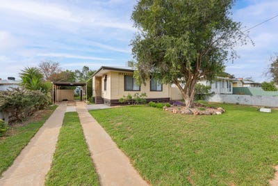 /international/au/24-murray-avenue-red-cliffs-vic-151236192/
