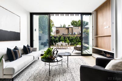 /international/au/8-68-walpole-street-kew-vic-152431588/