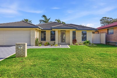 /international/au/4-redgum-circuit-port-macquarie-nsw-151647508/