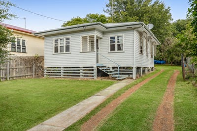 /international/au/24-stone-street-wilsonton-qld-150778164/