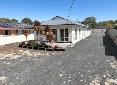 /international/au/6a-meurant-street-glen-innes-nsw-150812876/