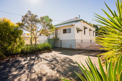 /international/au/78-hawthorne-street-roma-qld-148615324/?lang=en