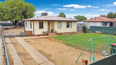 /international/au/448-macauley-street-hay-nsw-150857812/