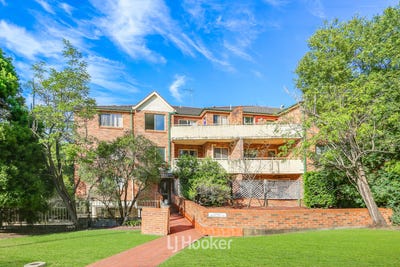 /international/au/32-11-oxford-street-blacktown-nsw-150798232/