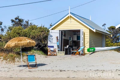 /international/au/beach-box-7-point-nepean-road-blairgowrie-vic-148579600/
