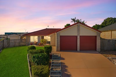 /international/au/19-arlington-court-kawungan-qld-150838840/