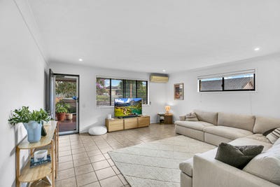 /international/au/1-77-treeview-drive-burleigh-waters-qld-151440820/