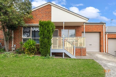/international/au/7-63-65-albert-street-kilmore-vic-152565516/