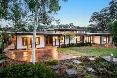 /international/au/55-kangaroo-ground-st-andrews-road-kangaroo-ground-vic-151382480/