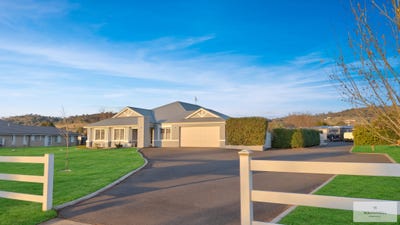 /international/au/18-sequoia-drive-tamworth-nsw-148611468/?lang=de