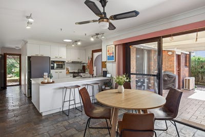/international/au/39-park-road-woodford-nsw-151128208/