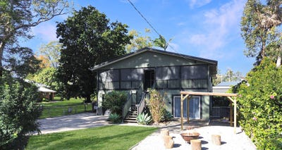 /international/au/10-curlew-st-macleay-island-qld-148550908/?lang=en