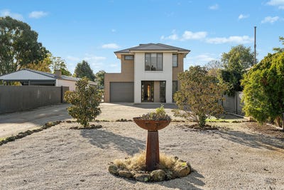 /international/au/95-aurora-street-temora-nsw-151560744/