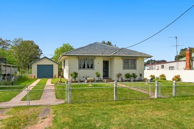 /international/au/75-fitzroy-avenue-cowra-nsw-152676244/