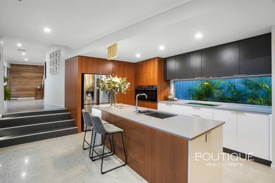 /international/au/43-burroughs-road-karrinyup-wa-151528392/