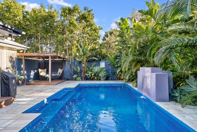 /international/au/18-explorers-way-mount-cotton-qld-148478956/?lang=id