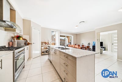 /international/au/90-longhurst-street-oran-park-nsw-150619328/