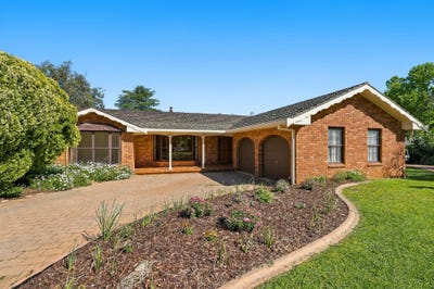 /international/au/23-elizabeth-avenue-cowra-nsw-152625784/