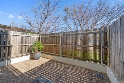 /international/au/22-311-flemington-road-franklin-act-151965432/