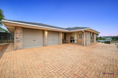 /international/au/15-pareena-crescent-mansfield-qld-148321060/