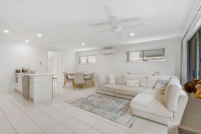 /international/au/33-188-gainsborough-drive-pimpama-qld-150916600/
