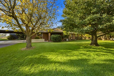 /international/au/19-ferguson-road-tatura-vic-151021692/