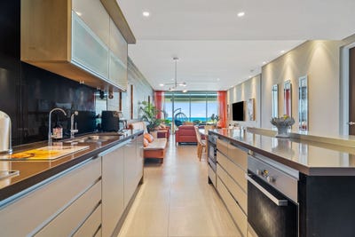 /international/au/10-100-country-club-drive-dawesville-wa-150838952/