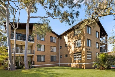/international/au/35-33-sir-joseph-banks-street-bankstown-nsw-148562892/
