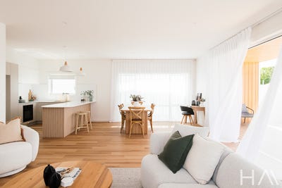 /international/au/1-10c-cromwell-street-perth-tas-150948856/