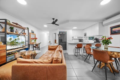 /international/au/4-109-callaghan-street-mooroobool-qld-151941808/