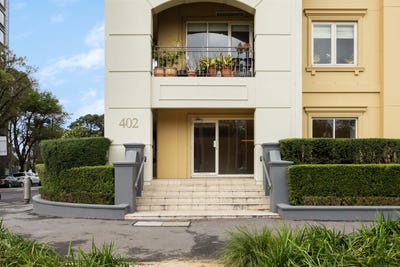 /international/au/402-st-kilda-road-melbourne-vic-505112156/