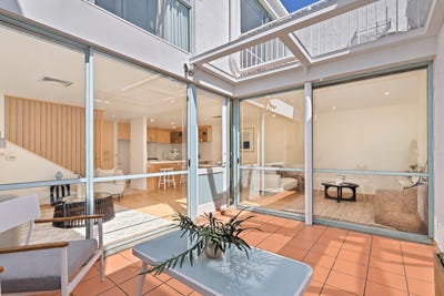 /international/au/7-53-55-ross-street-toorak-vic-152577684/