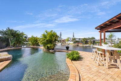 /international/au/5-nootka-court-broadbeach-waters-qld-151121572/