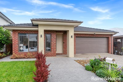 /international/au/19-beavers-street-mickleham-vic-151239908/