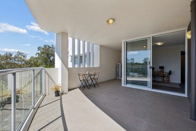 /international/au/53-51-playfield-street-chermside-qld-152195648/