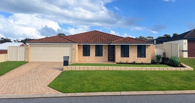/international/au/10-dunmore-street-secret-harbour-wa-151813724/