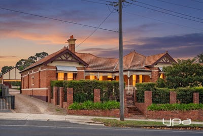 /international/au/84-main-street-bacchus-marsh-vic-151132348/