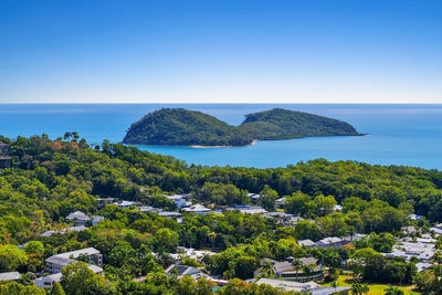 /international/au/8-placid-close-palm-cove-qld-204684392/