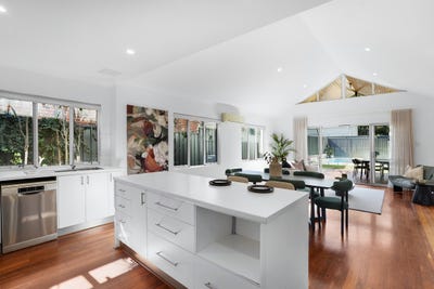 /international/au/90-matlock-street-mount-hawthorn-wa-152008700/