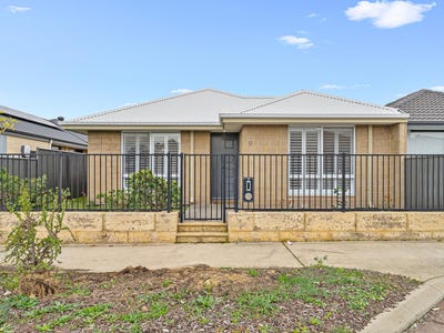 /international/au/9-moonee-street-lakelands-wa-151342504/