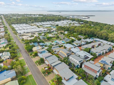 /international/au/36-80-moolyyir-street-urangan-qld-151159728/