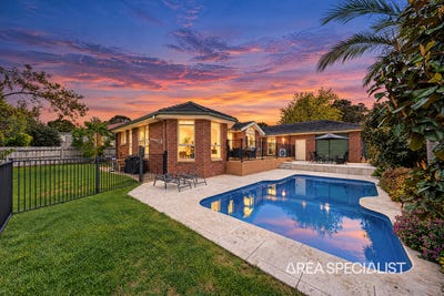 /international/au/7-innes-court-berwick-vic-152695388/
