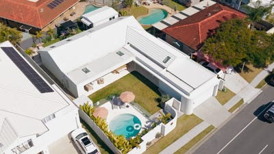 /international/au/42-mountain-view-avenue-burleigh-waters-qld-152209096/