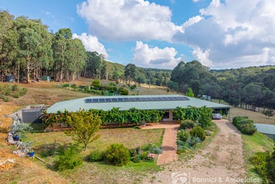 /international/au/170-old-stanley-road-beechworth-vic-700399824/