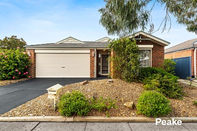 /international/au/8-tea-tree-close-pakenham-vic-151332524/