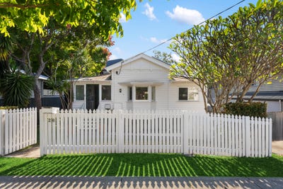 /international/au/26-gorman-street-kalinga-qld-150882080/