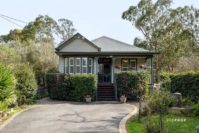 /international/au/7-falkiner-street-eltham-vic-148598280/