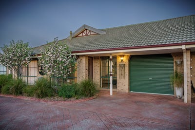 /international/au/14-tristan-court-lavington-nsw-152680776/