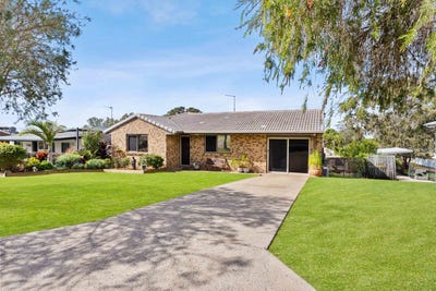 /international/au/28-petrel-avenue-river-heads-qld-152106864/