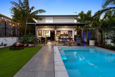 /international/au/28-sportsman-avenue-mermaid-beach-qld-147960820/